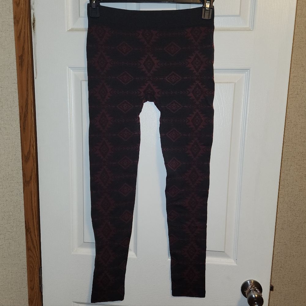 Pink Rose Leggings - Black and Red Pattern